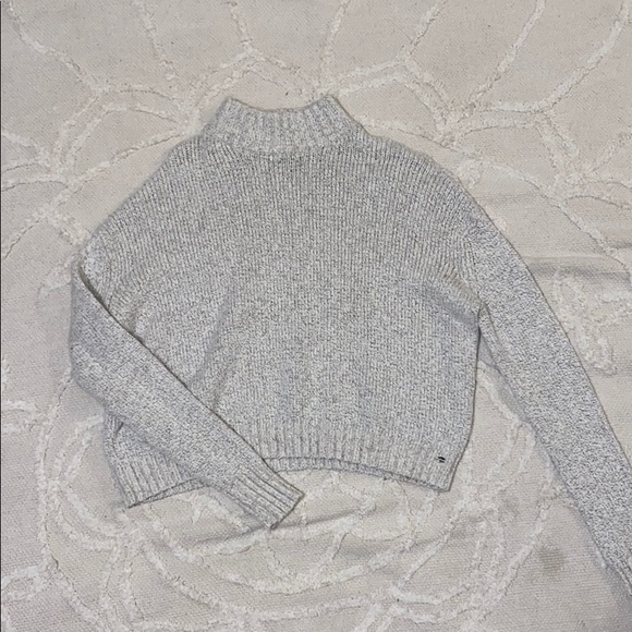 Cream-gray turtleneck sweater. - Picture 1 of 2